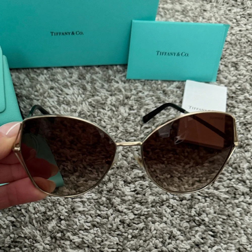 TIFFANY & CO. TF3072 6021/3B Butterfly Frame Sunglasses - Picture 4 of 12
